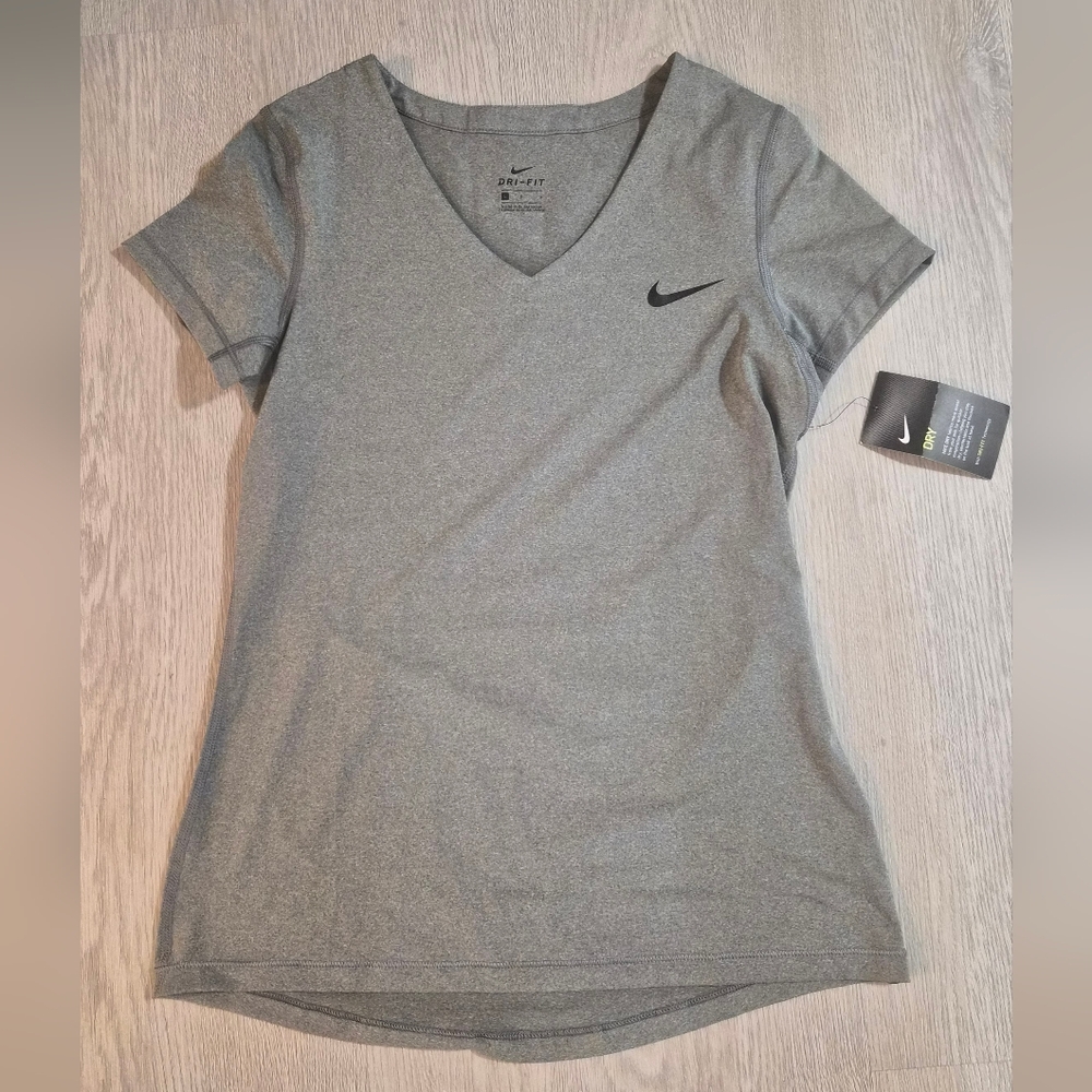 Nike Women's Heather Gray V-Neck Tee - Size L - New With Tags